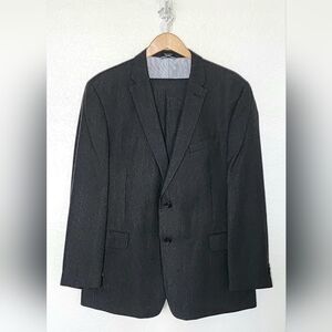 Tommy Hilfiger Mens 100% Wool Grey Pinstripe 2-Piece Suit. Size 46R